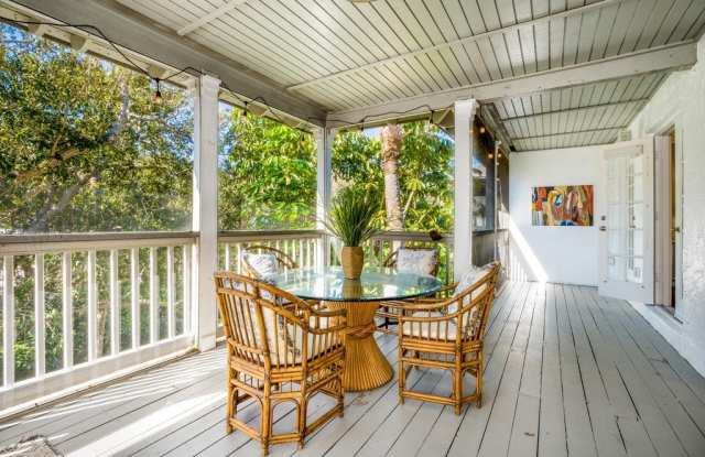 1215 Winding Oaks Circle Gallery 2