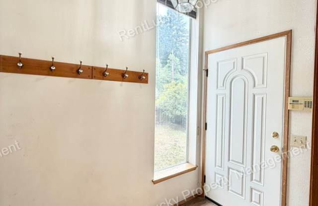NEW PRICING! Great 2 Bedroom in Auburn w/ Fantastic Balcony ~ Gallery 4