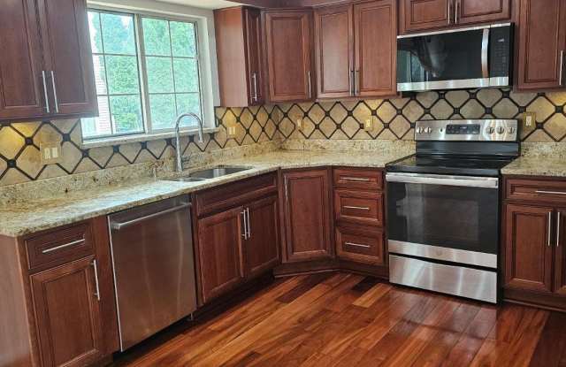 5722 BELCHER FARM Drive Gallery 2