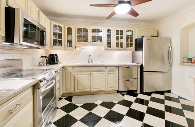 303 East 49th Street 8 - 303 East 49th Street, New York City, NY 10017