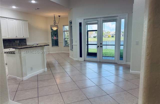 12400 NW 78th Mnr Gallery 2
