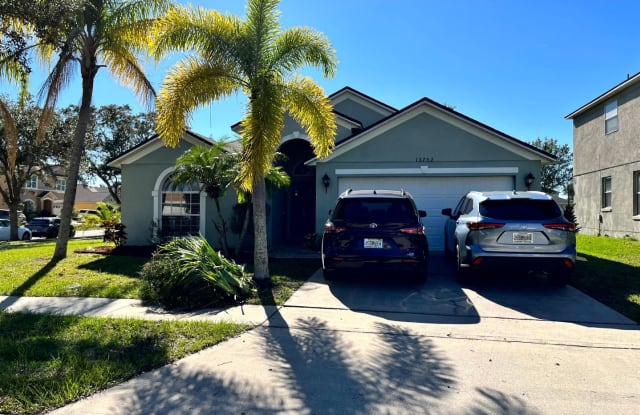 13752 Hawkeye Drive - 13752 Hawkeye Drive, Southchase, FL 32837