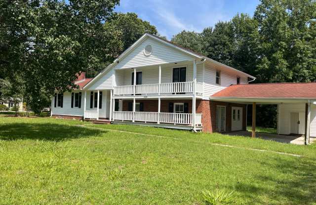 Great Home - Lots of Room Gallery 1