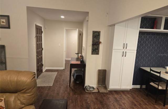 7605 SW 7TH Place Gallery 4