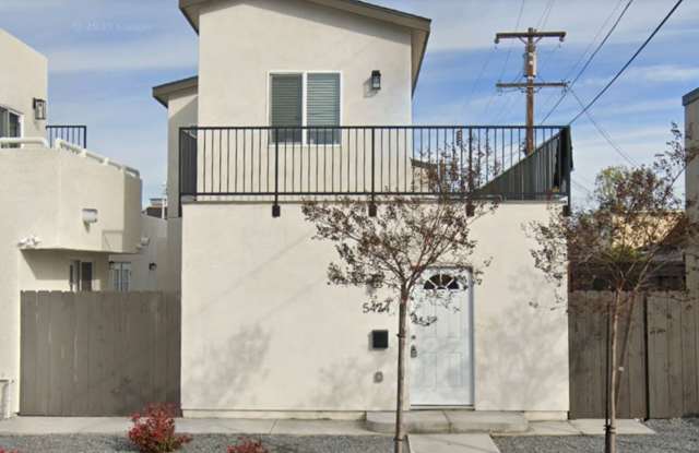 Newer Build 4BD/2BA, Large Balcony!! (Lease out, pending signatures. Check back in a few days!) Gallery 2