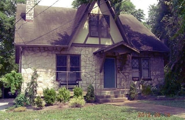2002 Natchez Trace - 2002 Natchez Trace, Nashville, TN 37212