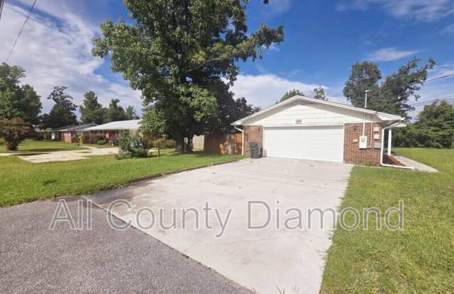 1119 Wyoming Ave - 1119 Wyoming Avenue, Lynn Haven, FL 32444