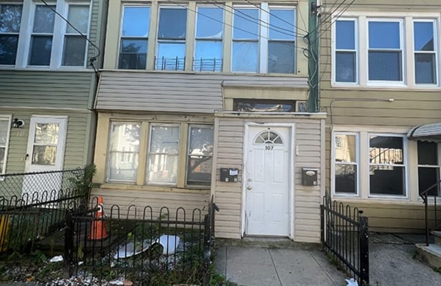 107 Oak Street - 1 - 107 Oak Street, Jersey City, NJ 07304