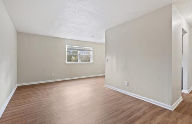 South Pointe Apartment Home Gallery 3