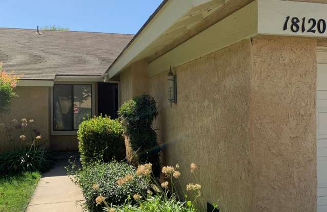 Leisure Village Home now available / Must be 55+ - 18120 Village 18, Camarillo, CA 93012