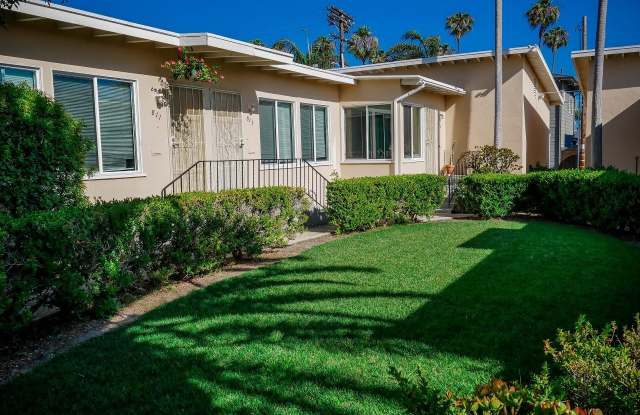 2 blocks to the ocean! 1 bed/1 bath north PB. Gallery 1