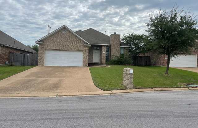 AUGUST PRE-LEASE!  Gorgeous 4 Bedroom Home In Reatta Meadows Gallery 3