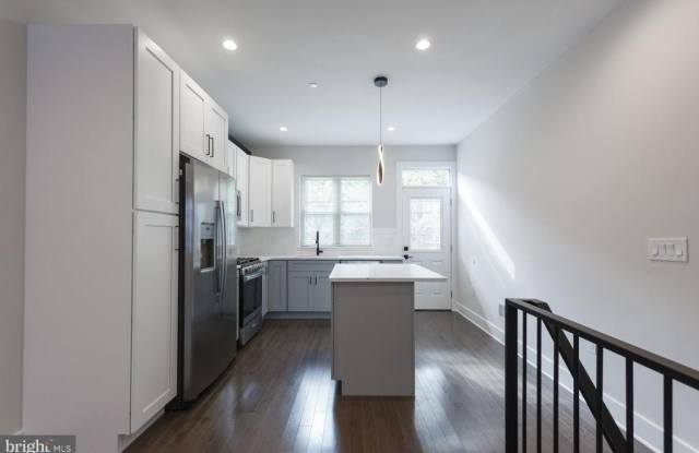 2722 LATONA STREET photos photos