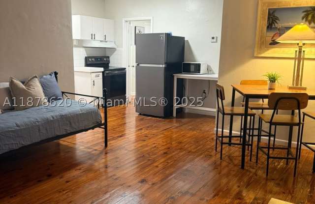 1289 Marseille Dr photos photos