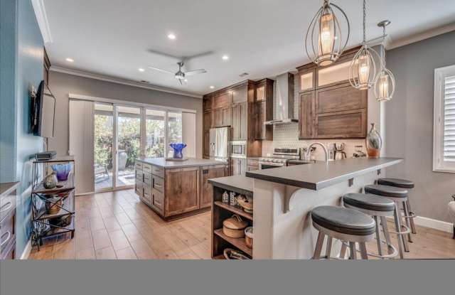STUNNING REMODELED DOUBLE DIAMOND HOME WITH CHEF’S KITCHEN & SPA-LIKE PRIMARY SUITE photos photos