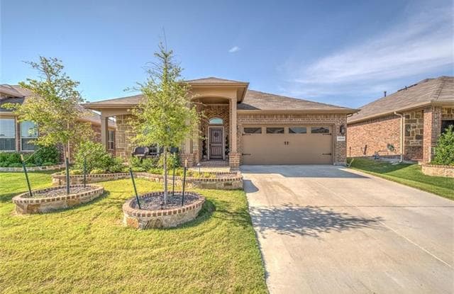 2544 Grey Kingbird Trail - 2544 Grey Kingbird Trail, Fort Worth, TX 76244