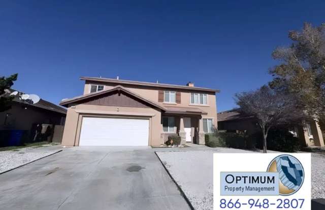 Beautiful 5 Bedroom, 3 Bathroom Two-Story Home with Loft & Spacious Backyard Gallery 3