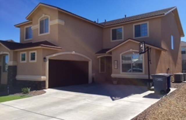 Sandstone Ranch Estates Refrig A/C 4 bed, 3 bath Home with Many Extras! - 10949 Ray Mena Lane, El Paso, TX 79934