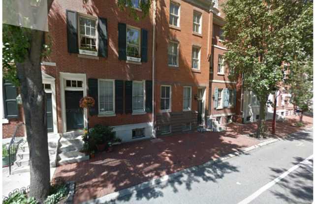721 SPRUCE Street Gallery 4
