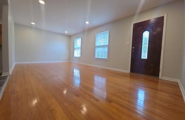 5020 Northwest Parkwood Drive Gallery 3