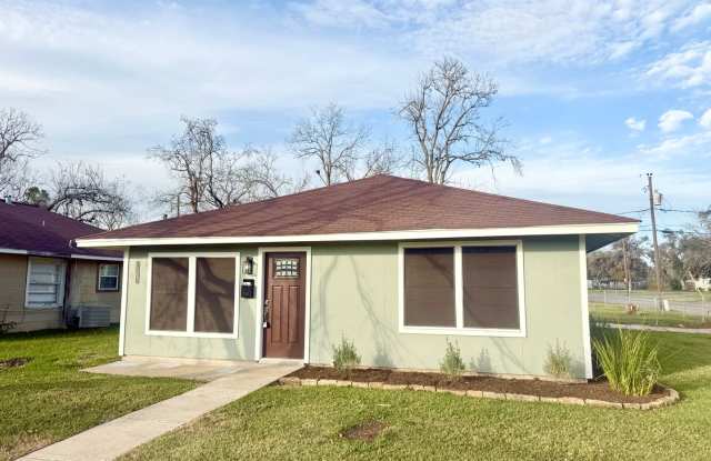 Stunning  Spacious 4/2 Home in Lake Jackson! photos photos