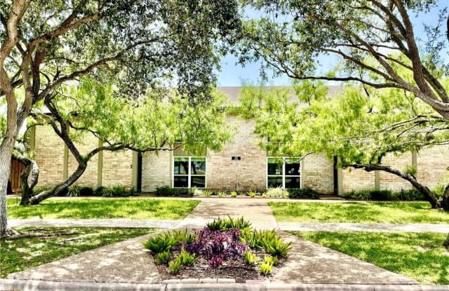2905 Santa Fe St - 2905 Santa Fe St, Corpus Christi, TX 78404
