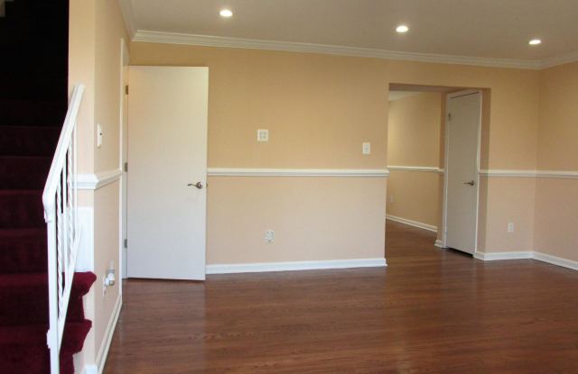 14427 VILLAGE DRIVE Gallery 3