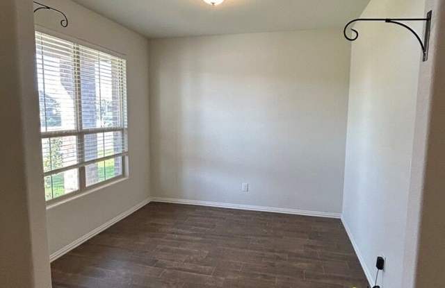 1713 Twin Falls Dr Gallery 3