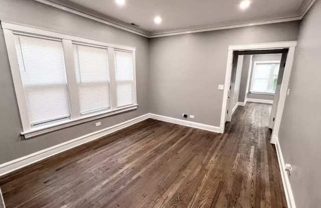 4838 W Addison St photos photos