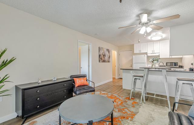 Martinez Hillside - 55+ Active Adults Apartment Homes Gallery 4