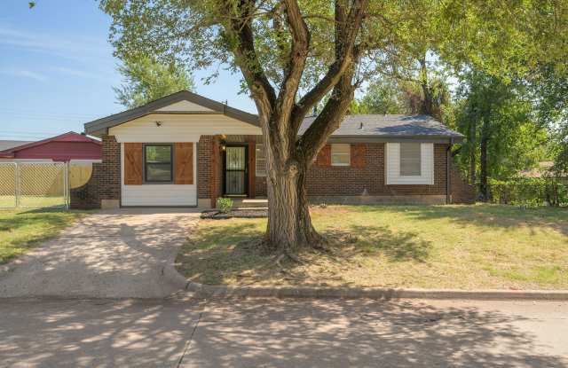 3912 Parkwoods Lane - 3912 Parkwoods Lane, Midwest City, OK 73110