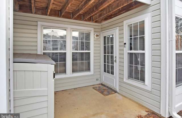 2442 BLUE SPRING COURT Gallery 2