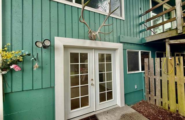 Brand New 1 bed, 1 bath with Den In Lynnwood $2350/mo. photos photos