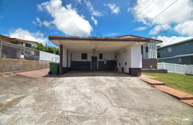 Spacious 3BR/1.5BA Home in Pearl City – Ample Parking! Gallery 3