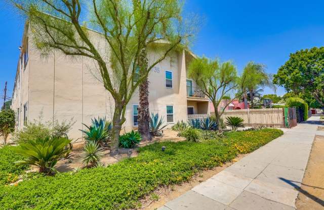 Apartment Building in Park Mesa Heights with Laundry On-Site and Parking photos photos