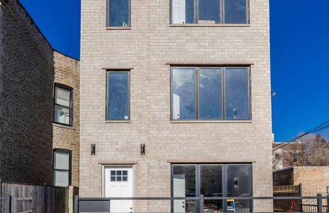 3216 W polk Street unit: 2 photos photos