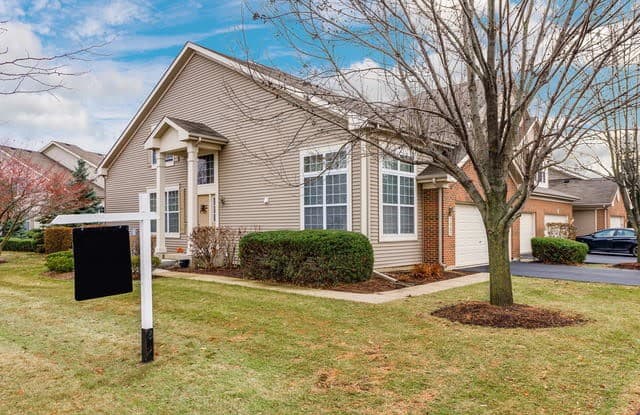 1967 Fountain Grass Circle - 1967 Fountain Grass Circle, Bartlett, IL 60103