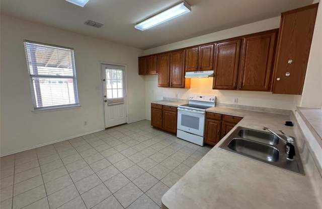 915 Carthage Way - 915 Carthage Way, Arlington, TX 76017