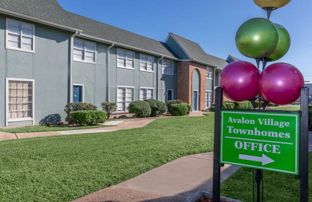 Avalon Village Townhomes Gallery 3
