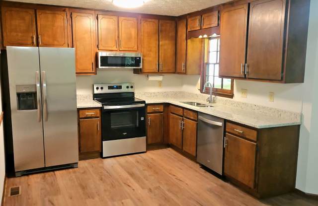 Renovated Home in Dallas - One Acre Privacy Gallery 4