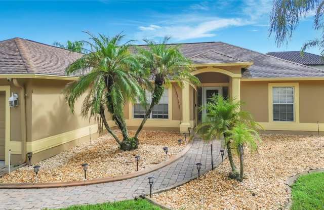 4934 LAZY OAKS Way Gallery 1