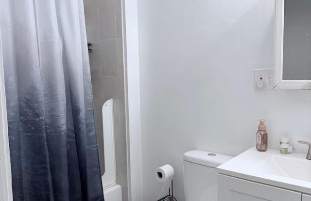 Charming 3BR Townhome in Baltimore Gallery 3