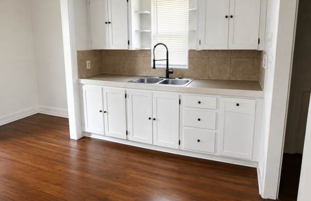 Charming Updated Bungalow with Character & Beautiful Hardwood Floors Gallery 3