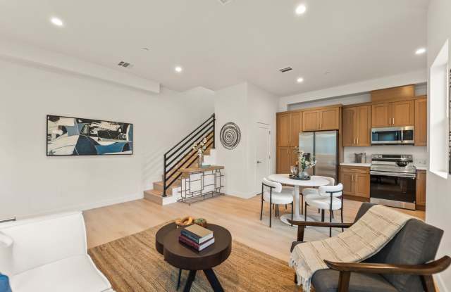 19025 Bassett Street Gallery 3