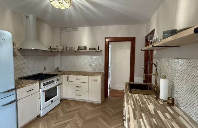 905 Corbin Avenue - 905 Corbin Avenue, New Britain, CT 06052