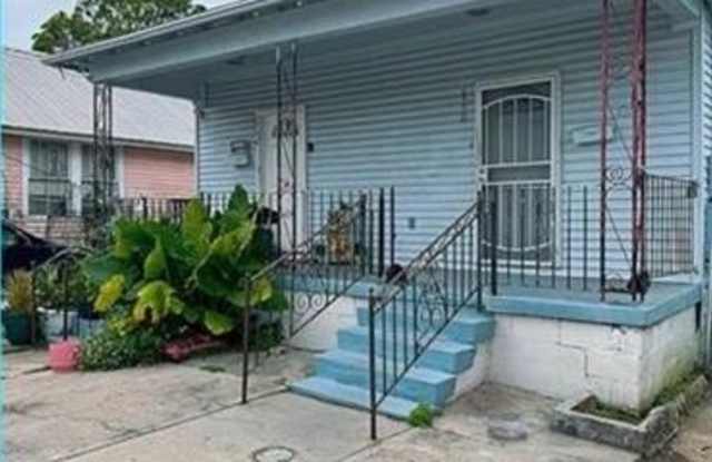 1728 LESSEPS Street photos photos