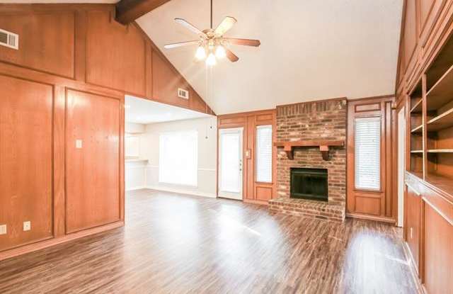 2104 Homecraft Drive Gallery 2
