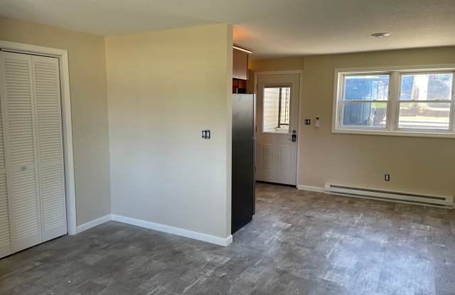 2 Bedroom, 1 Bathroom Duplex in Camanche, IA Gallery 3