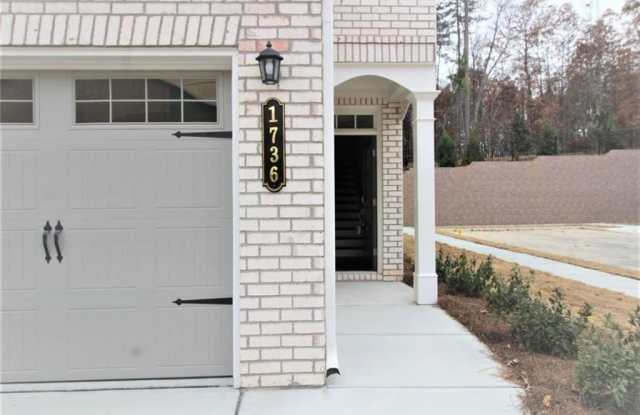 1736 Lansing Bluff Walk Gallery 2