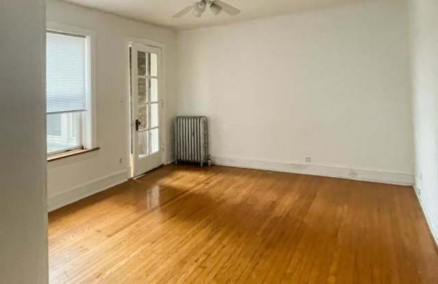 5057 North Damen photos photos